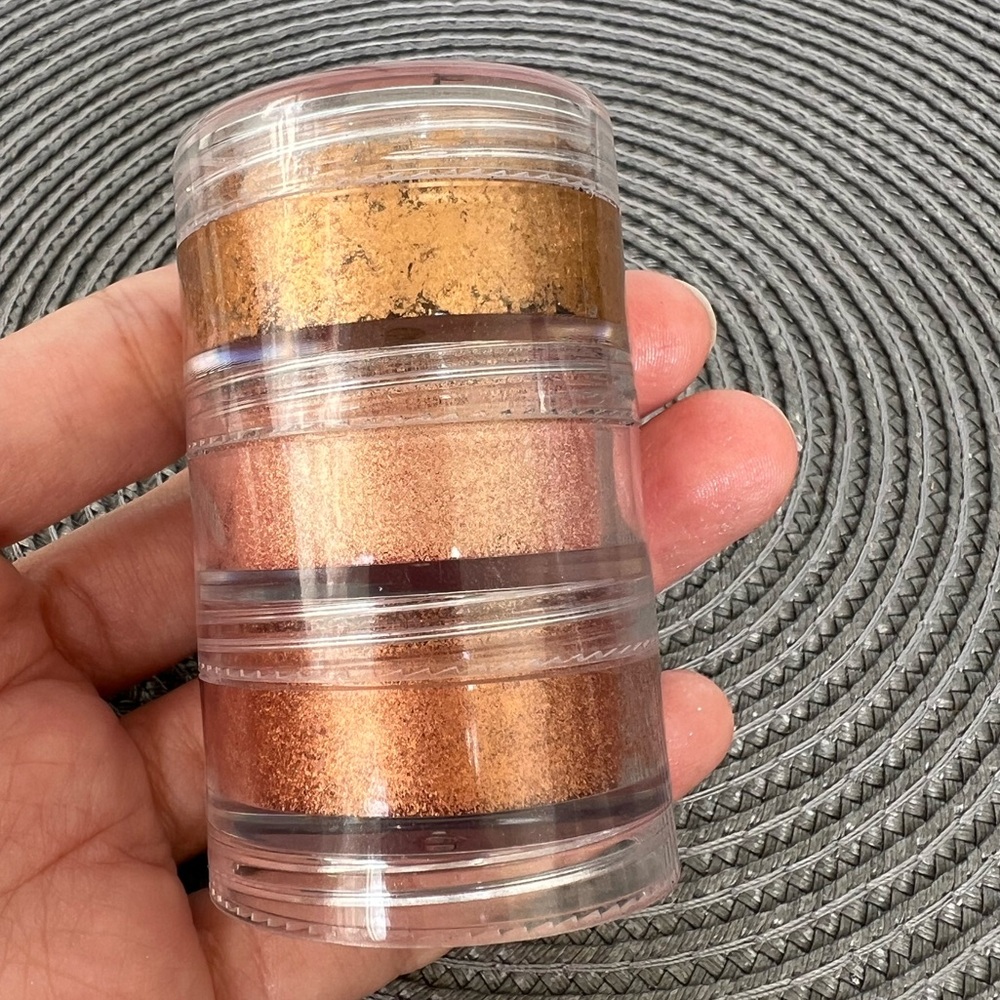 MAC Pigment Crushed Metallic Campfire Lantern Light Gold